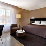 Ξενοδοχείο Moderno 4*