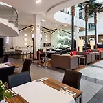 Ξενοδοχείο Moderno 4*