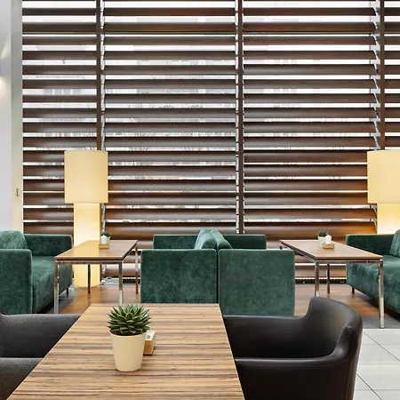 Moderno Hotel 4*