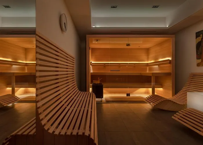 Готель Moderno