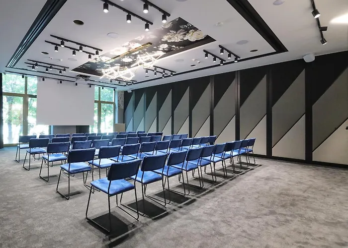 Готель Moderno